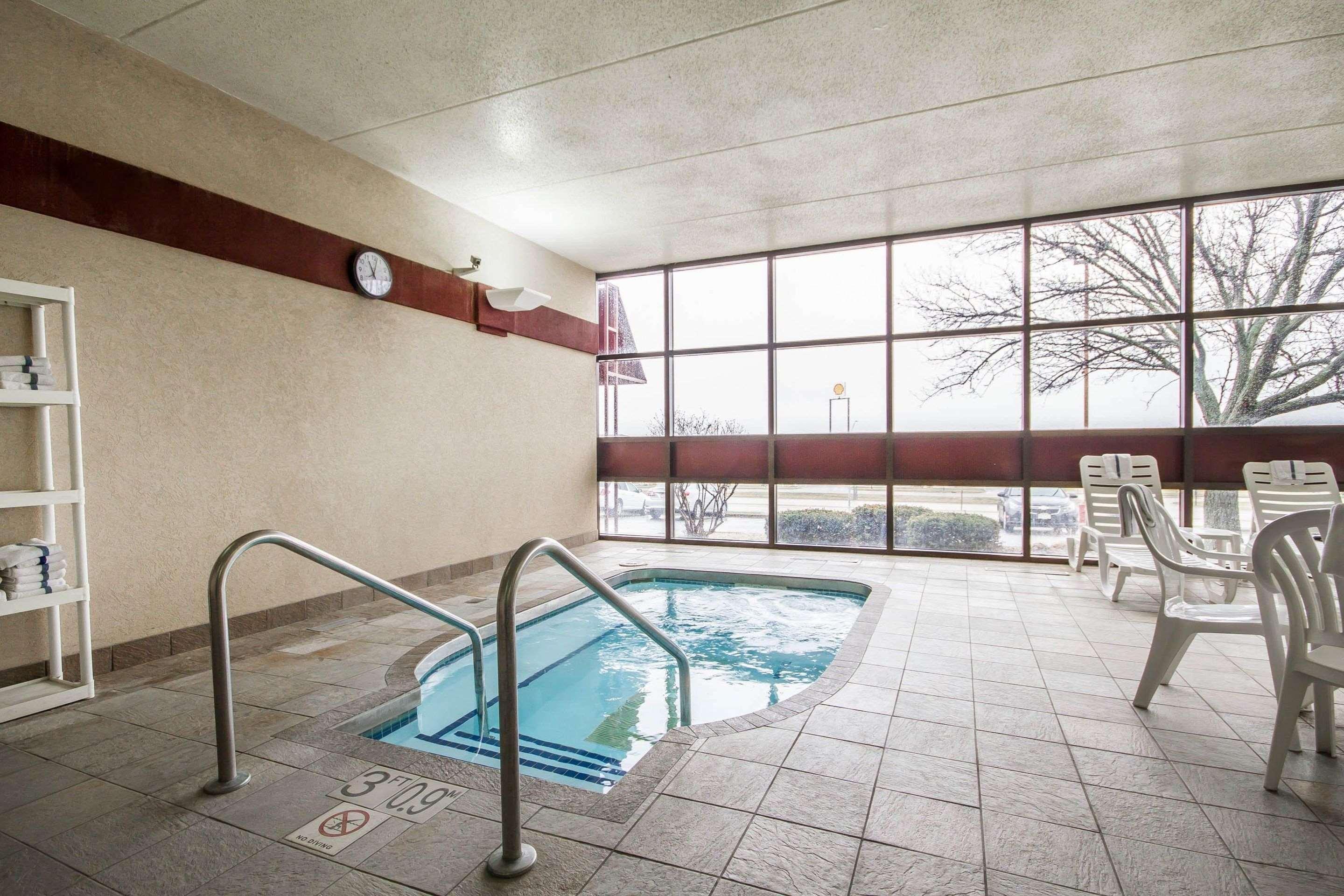 Comfort & - Airport Hotel Madison