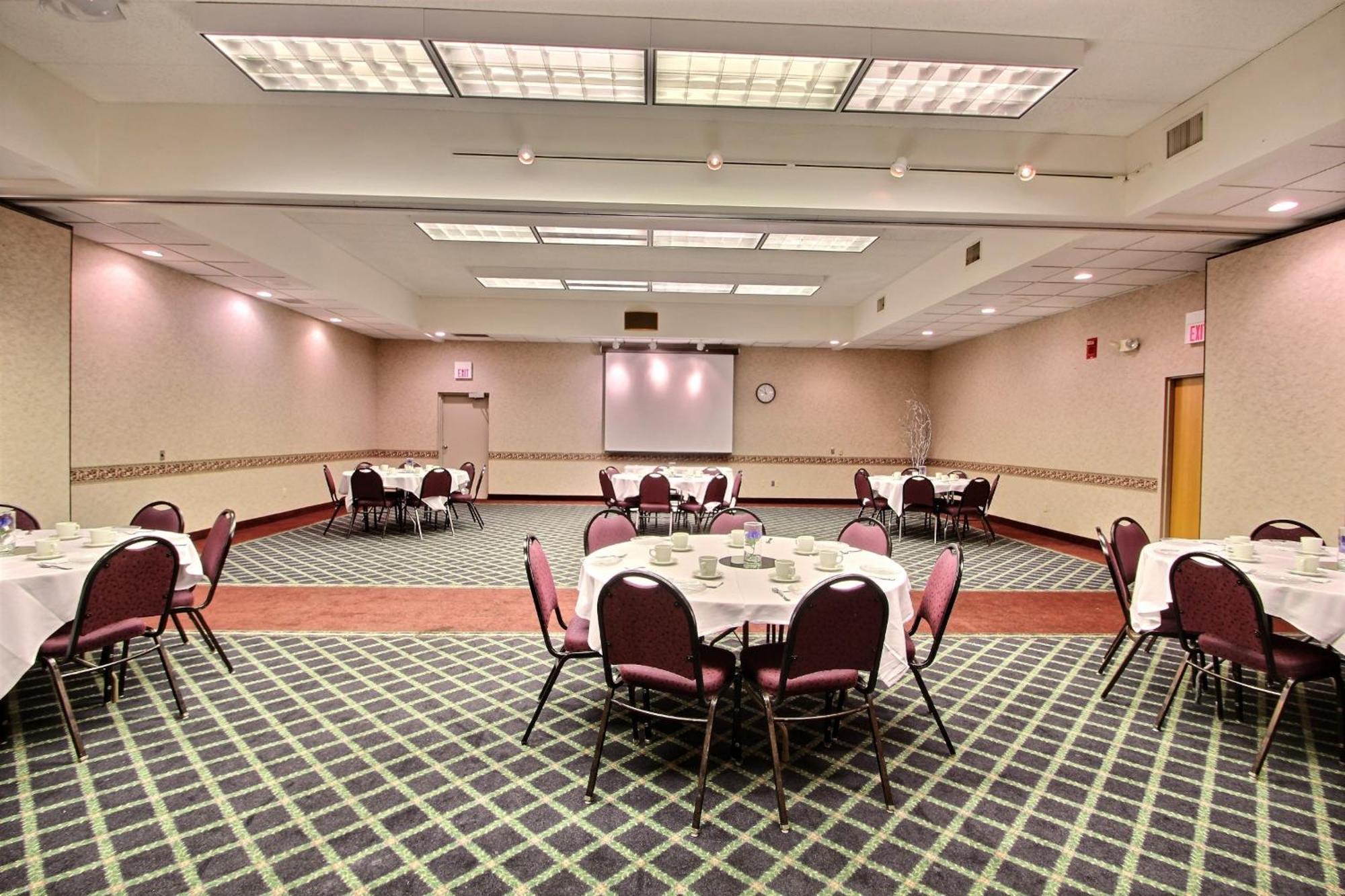 Comfort & - Airport Hotel 3*
