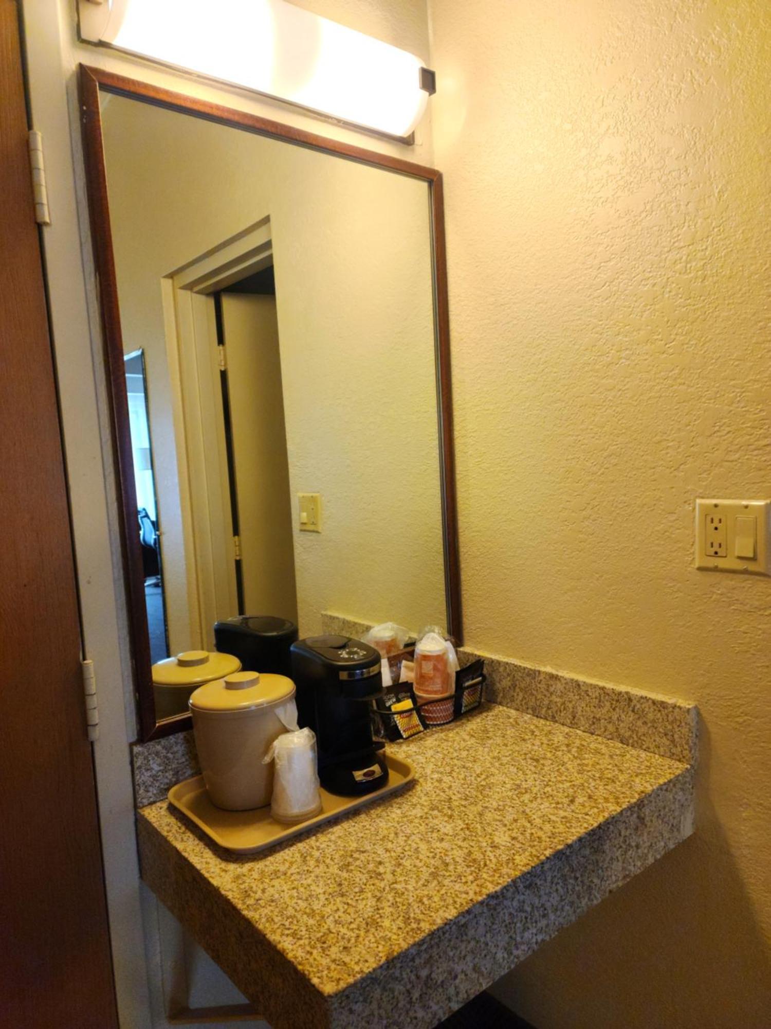 Comfort & - Airport Hotel