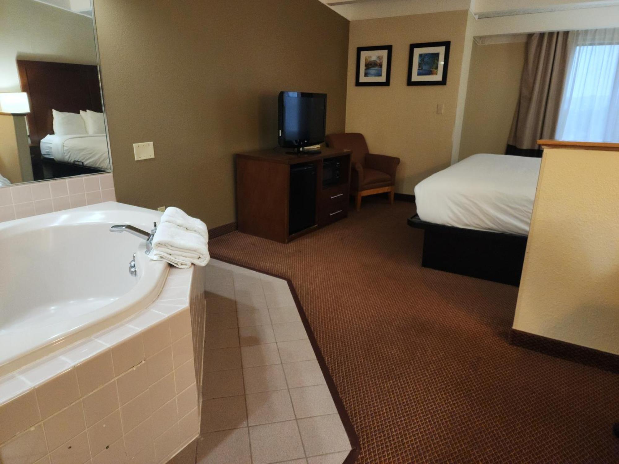 Comfort & - Airport Hotel Madison